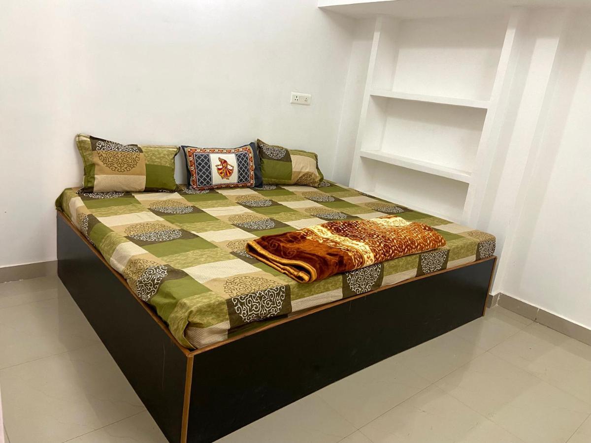 Garuda Guest House Varanasi Exterior foto